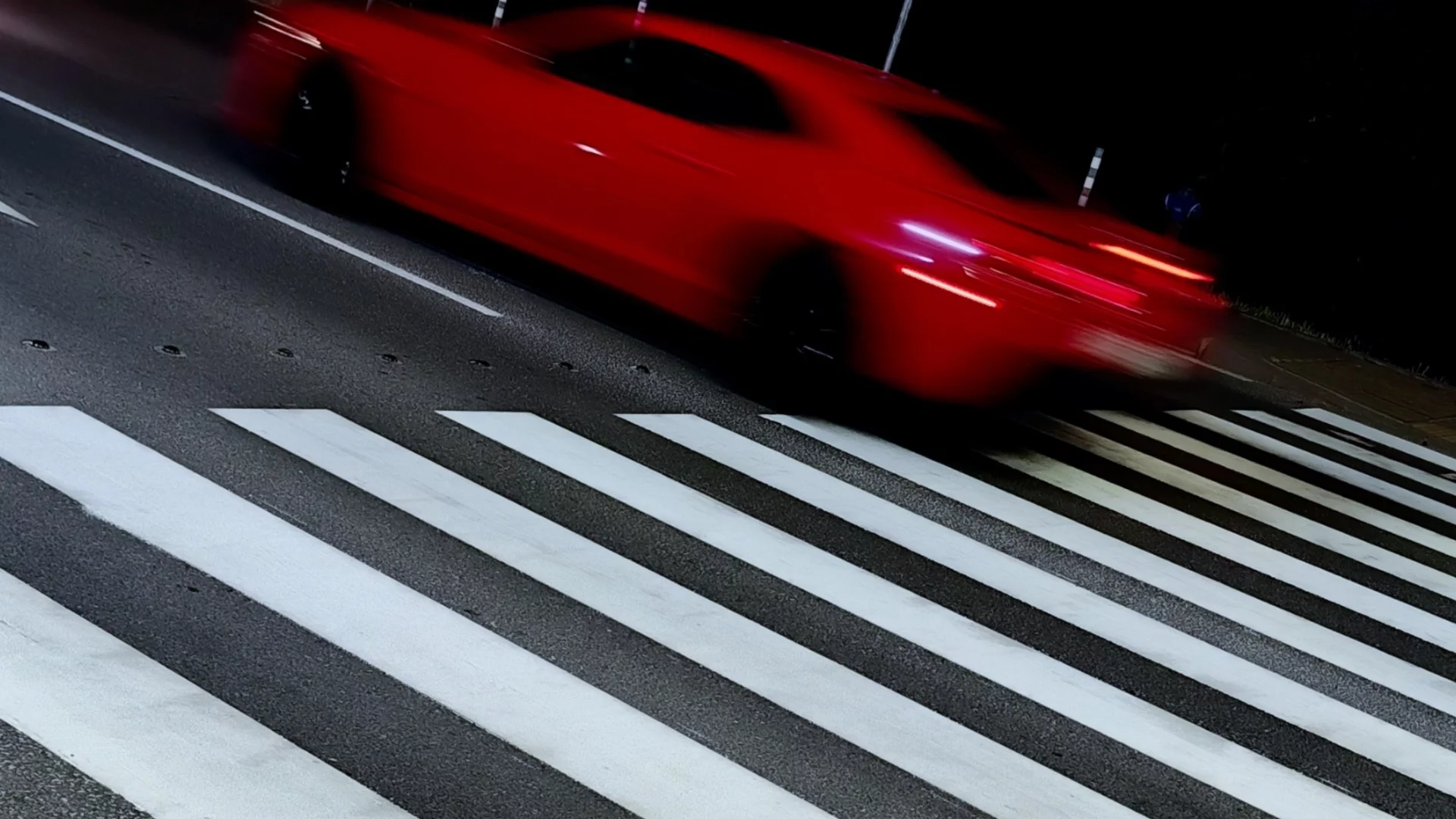 Шофьор уби жена на пешеходна пътека и избяга