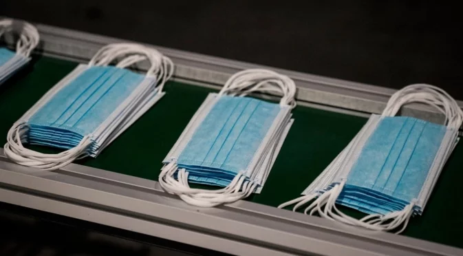 Държавата раздава на общините лични предпазни средства