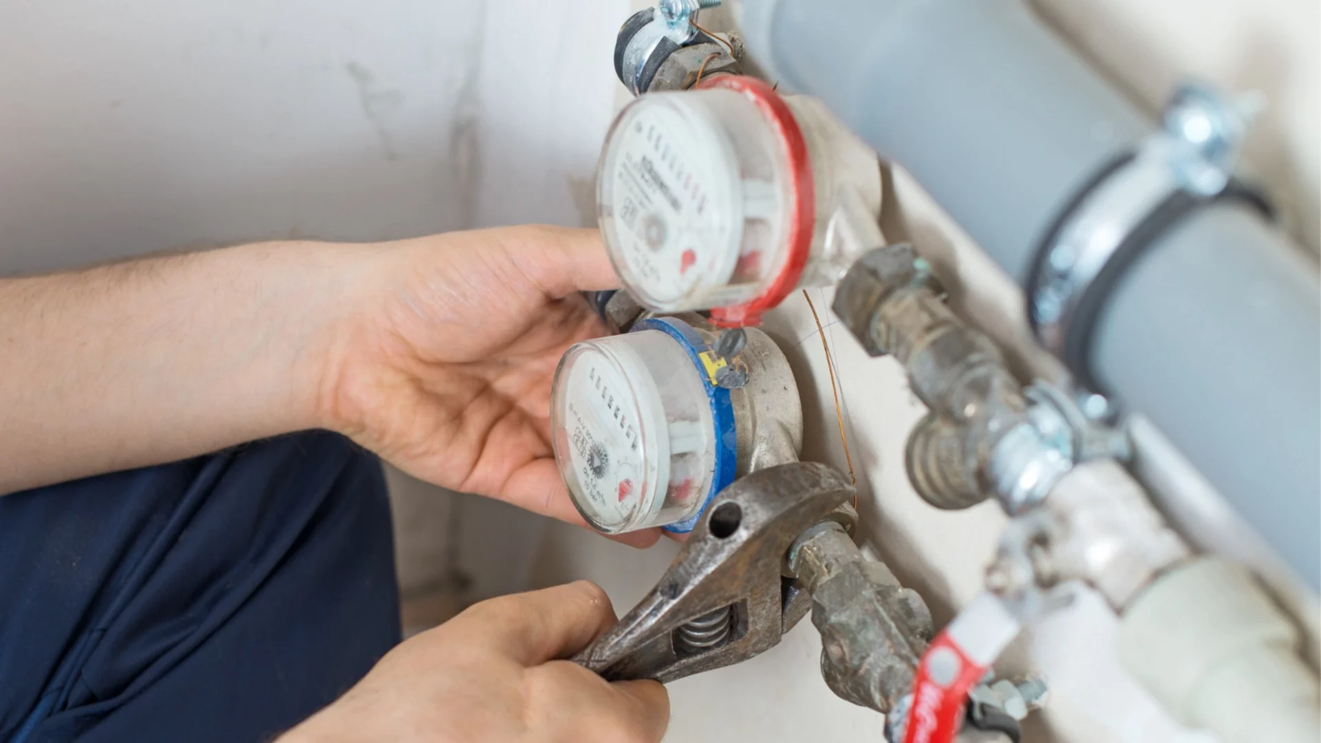 Мним водопроводчик обирал апартаменти: Отива на съд