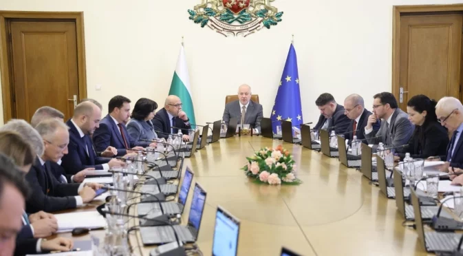 Пълно мълчание: Желязков без изказване преди заседанието на правителството