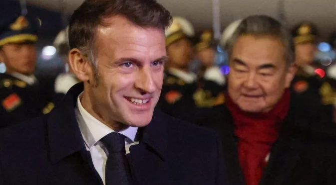 Единственият европеец в Китай: Ще има ли успех мисията на Макрон в Пекин (ВИДЕО, СНИМКИ)