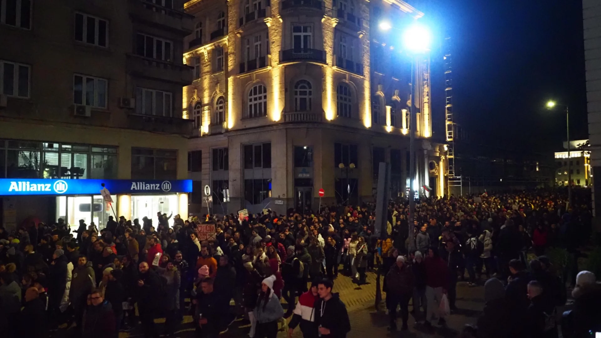 Време е Борисов и Пеевски да се пенсионират: Младите лекари искат оставката на кабинета