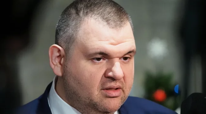 По команда: Структурите на ДПС благодариха на Пеевски, че пазел етническия баланс