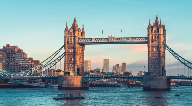 Китай се нахвърли на Великобритания, че не иска ново китайско посолство в Лондон