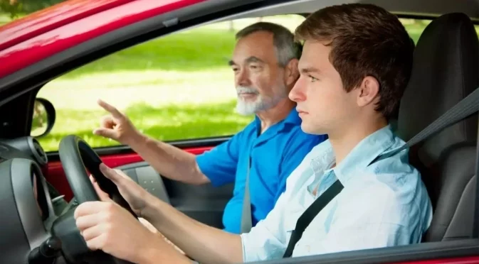 Пет неща, на които автомобилният иструктор не ви учи