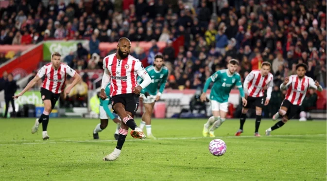 "Не е нормално за играч от българския футбол": В Англия се прехласнаха по бивш ас на Лудогорец, който гони рекорд на Фирмино