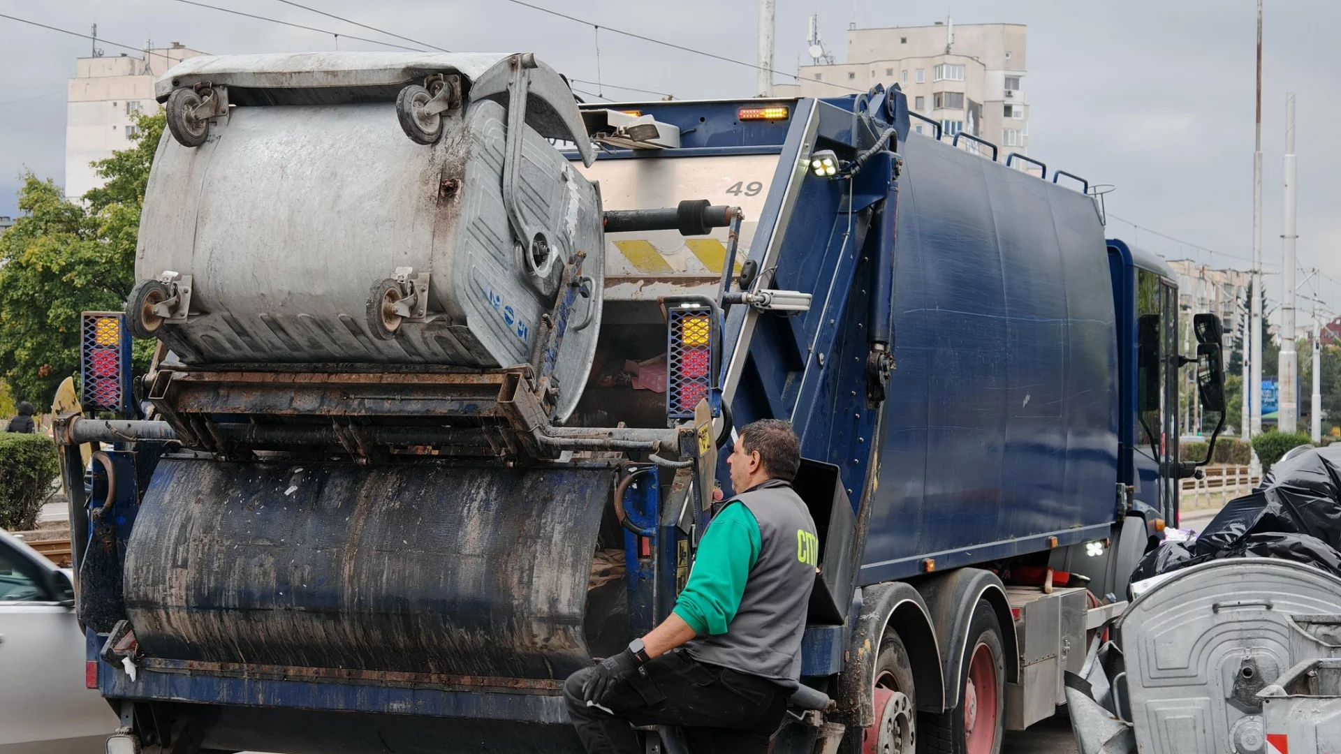 Нормализира ли се кризата с боклука: Отговорът от общината