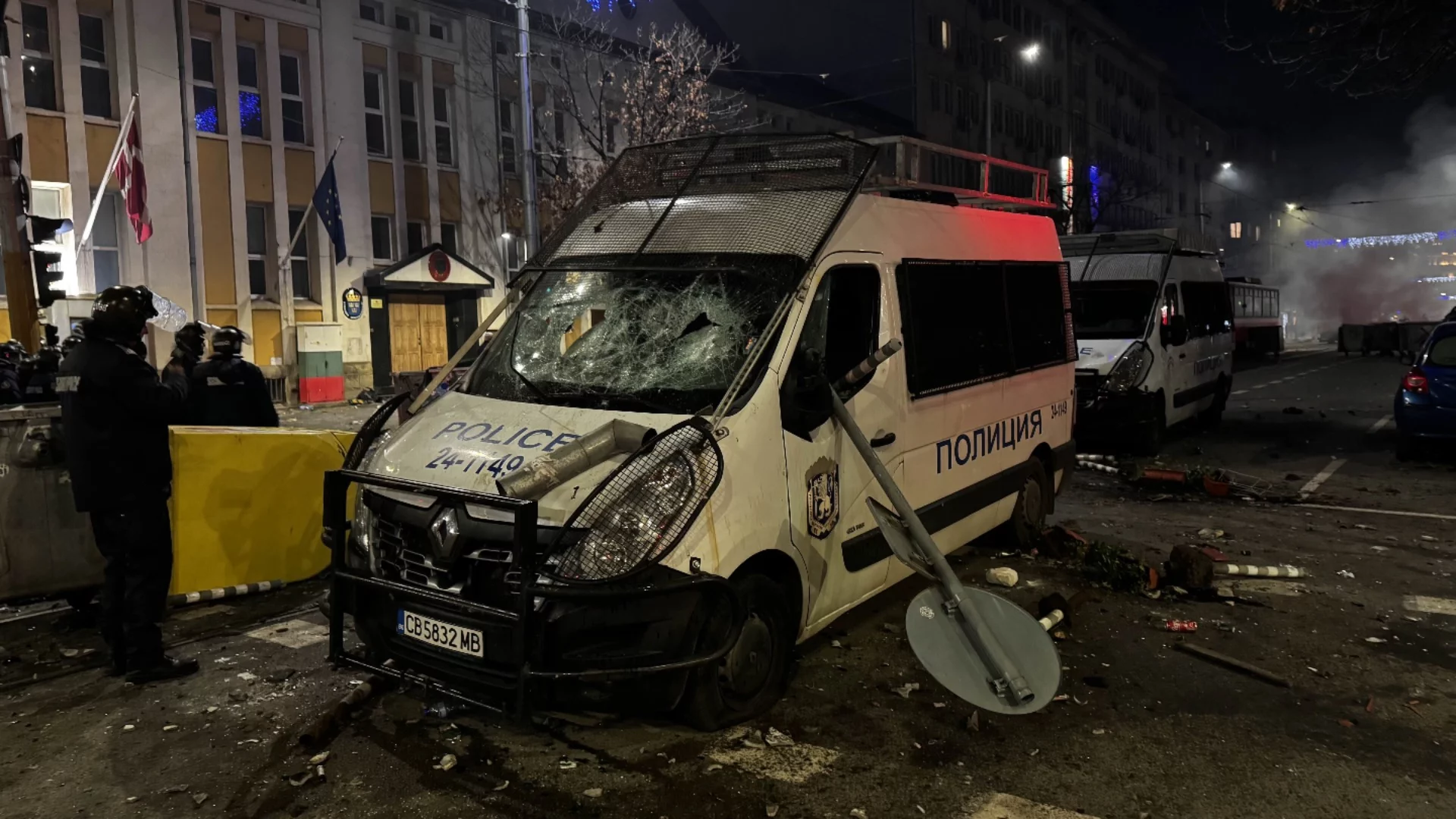 Изслушват Митов в парламента за бездействието на полицията на протеста (ВИДЕО)