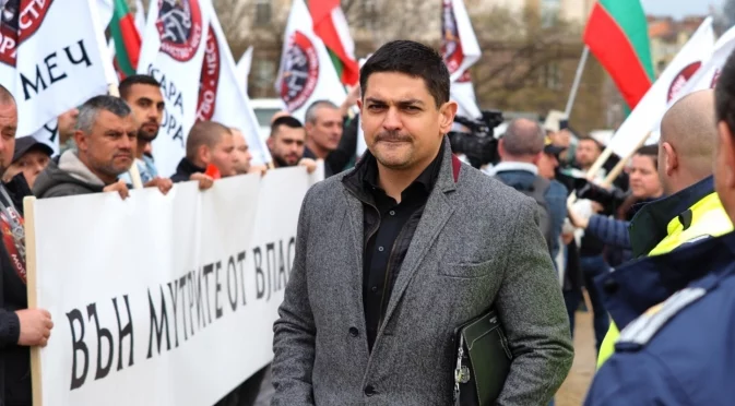 "МЕЧ стреля навсякъде. Силата е на улицата - със сопата или с мегафона": Радостин Василев със закана