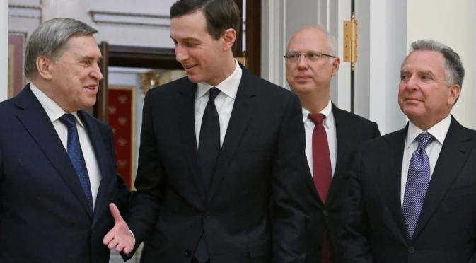 Туристическа обиколка, а не път към мира: Уиткоф не свърши нищо в Москва (СНИМКИ)