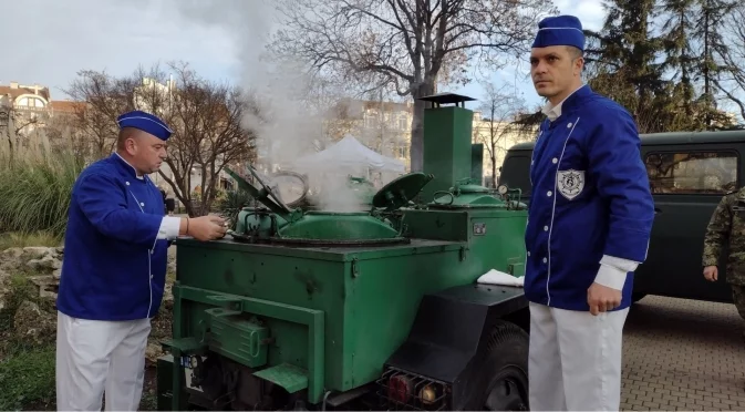 Близо 14 000 порции с риба и курбан раздават на Никулден в Бургас