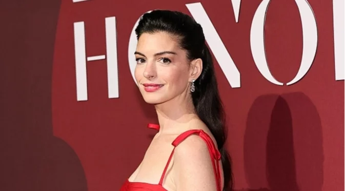 Ан Хатауей в роля като никога досега: Музикална звезда в напрегната драма (ВИДЕО)