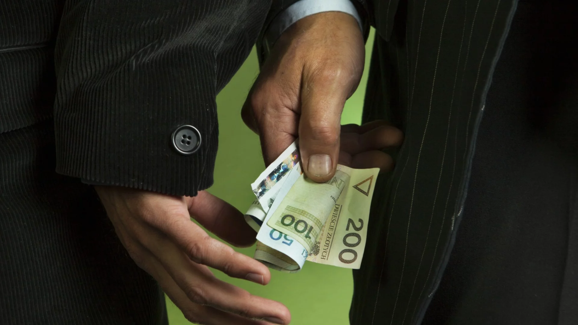 Навсякъде в ЕС: Задължително от 3 до 5 години затвор за корупция