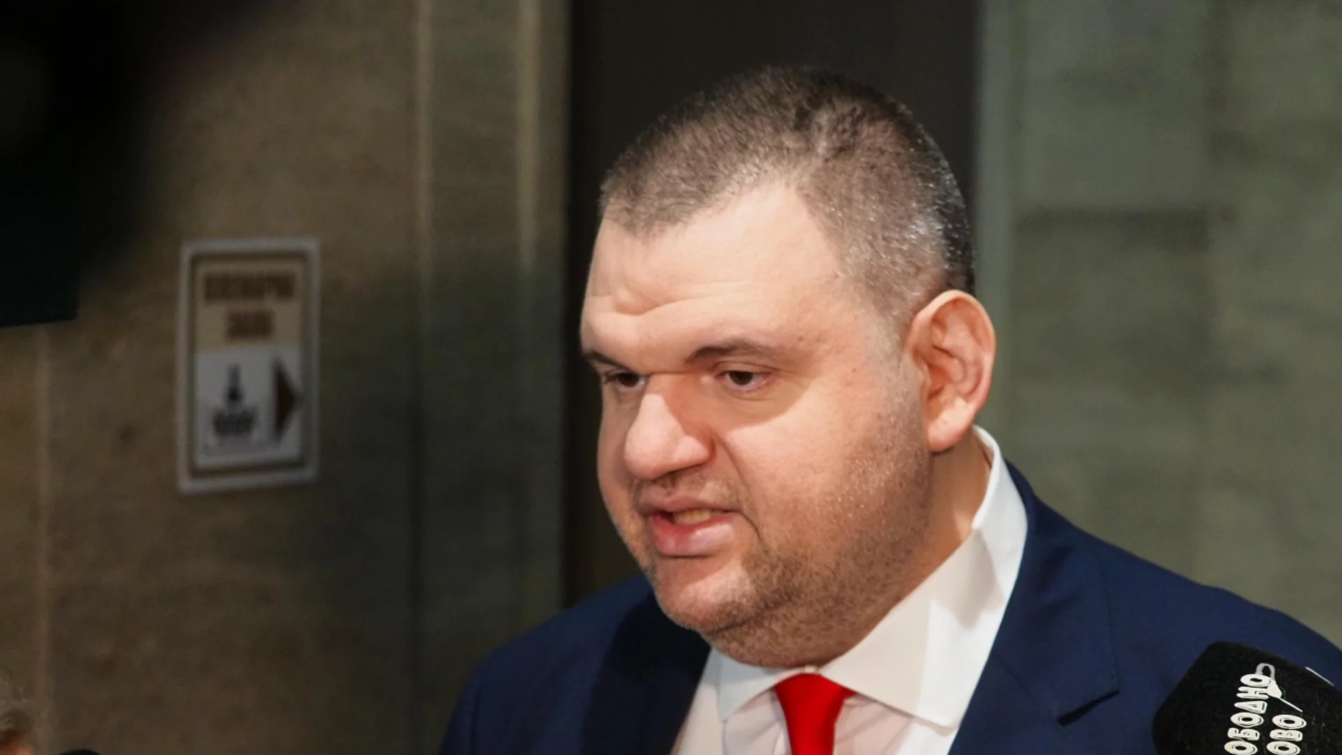 "Подгъзуваха ми и се навеждаха": Пеевски за Ивайло Мирчев и Христо Иванов (ВИДЕО)