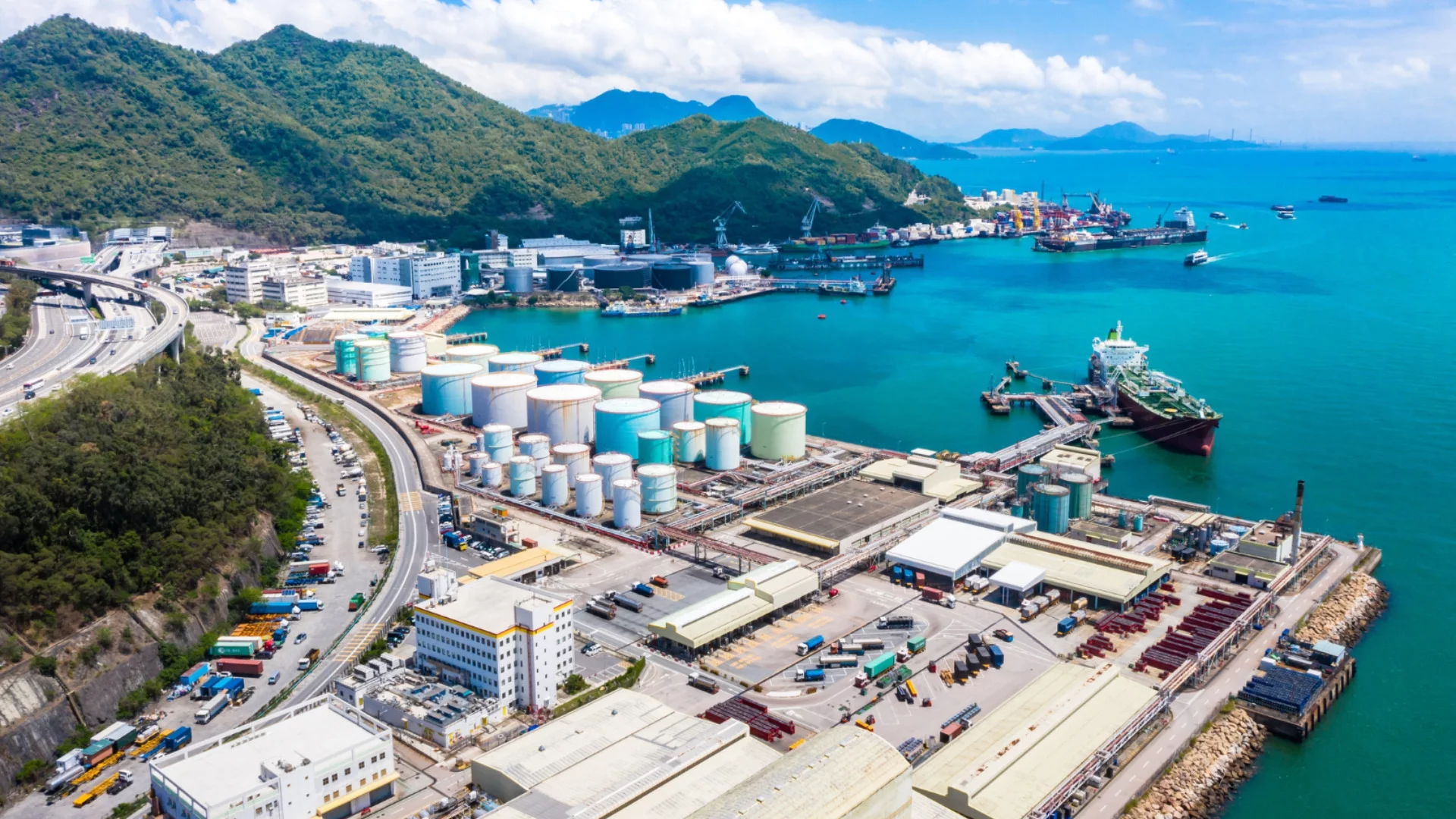 Спираме да превозваме руски товари: След 4 взрива в техен кораб, турска компания размисли