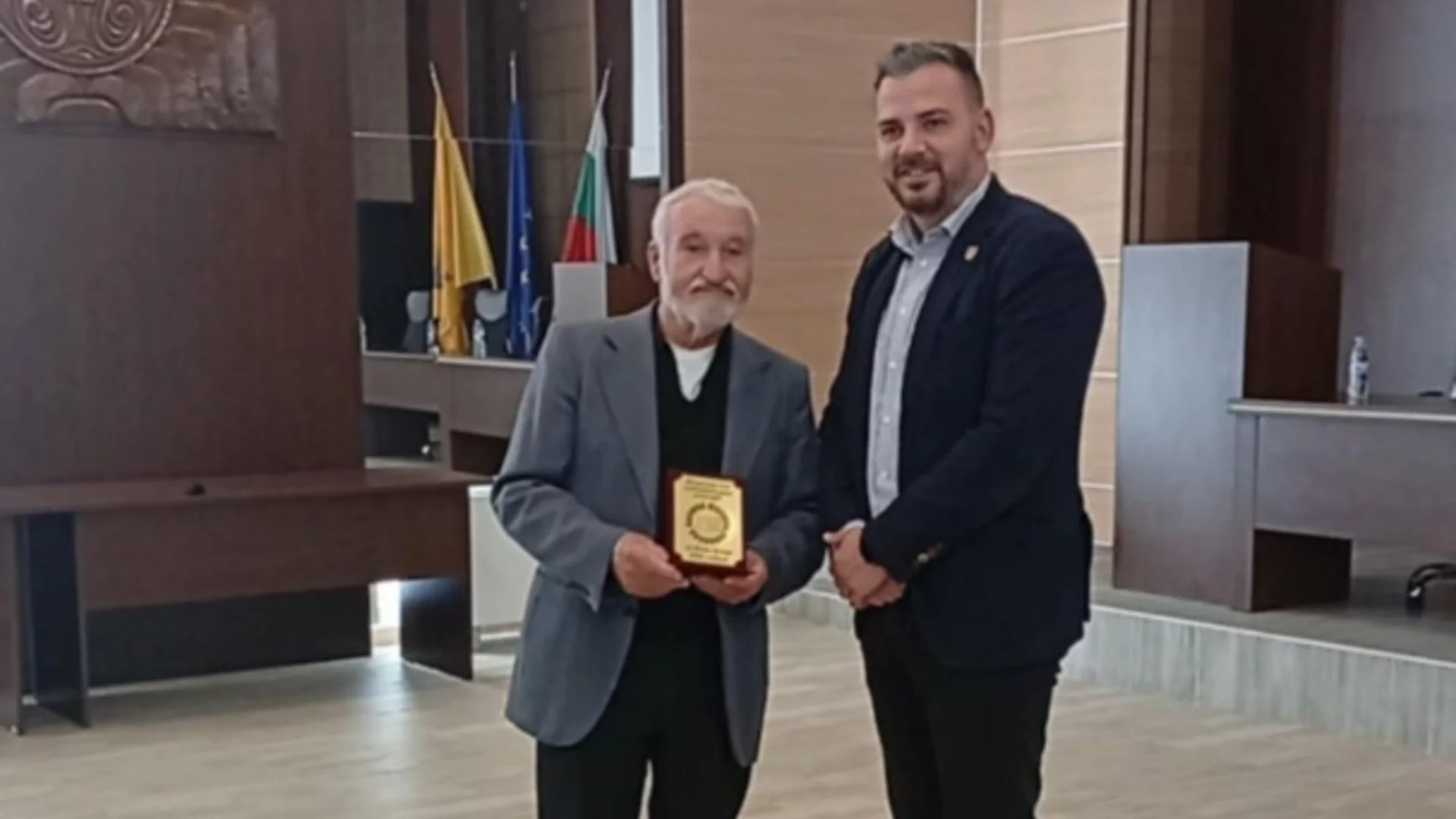 Отличиха почетния гражданин на Елин Пелин с престижна награда