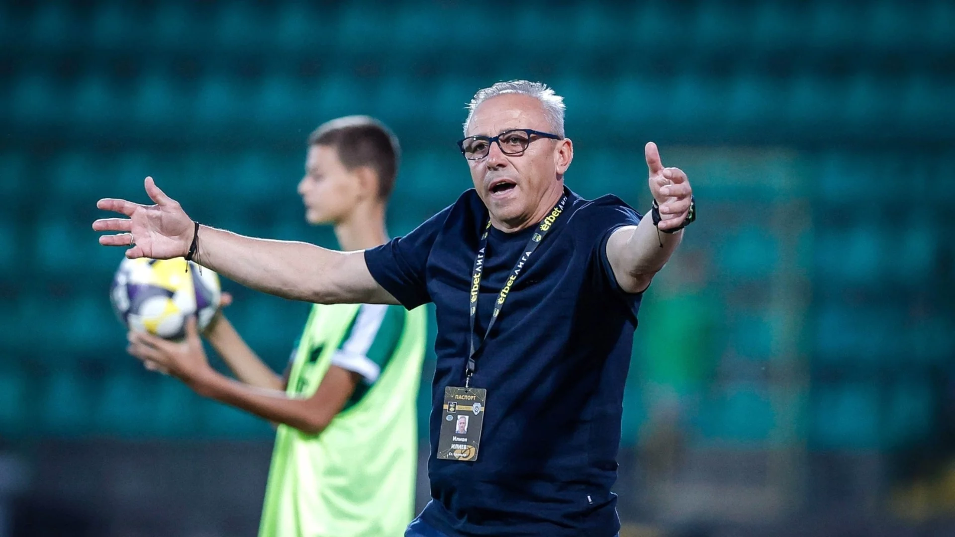 Национал на България, който уж бе спрял с футбола, се завърна в Черно море