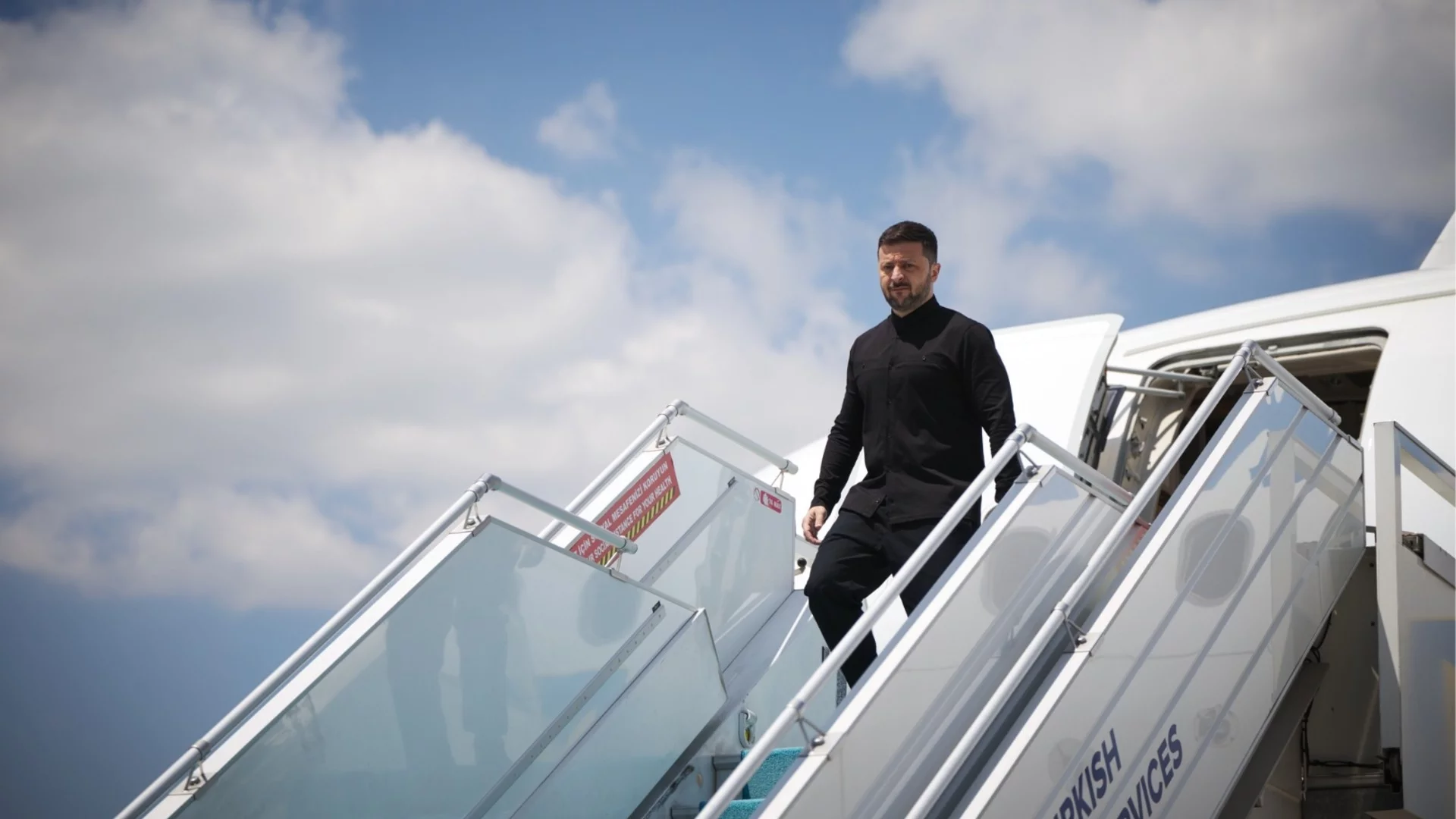 Опит за убийството на Зеленски? Дронове опитали да пресрещнат самолета му при заминаване от Ирландия