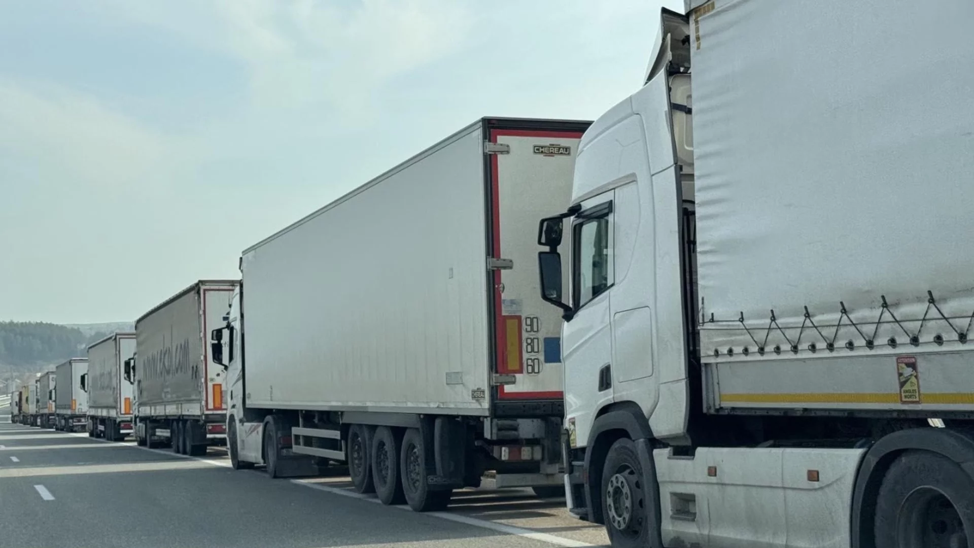 Осем километра опашка: ТИР-ове на ГКПП “Капитан Андреево“