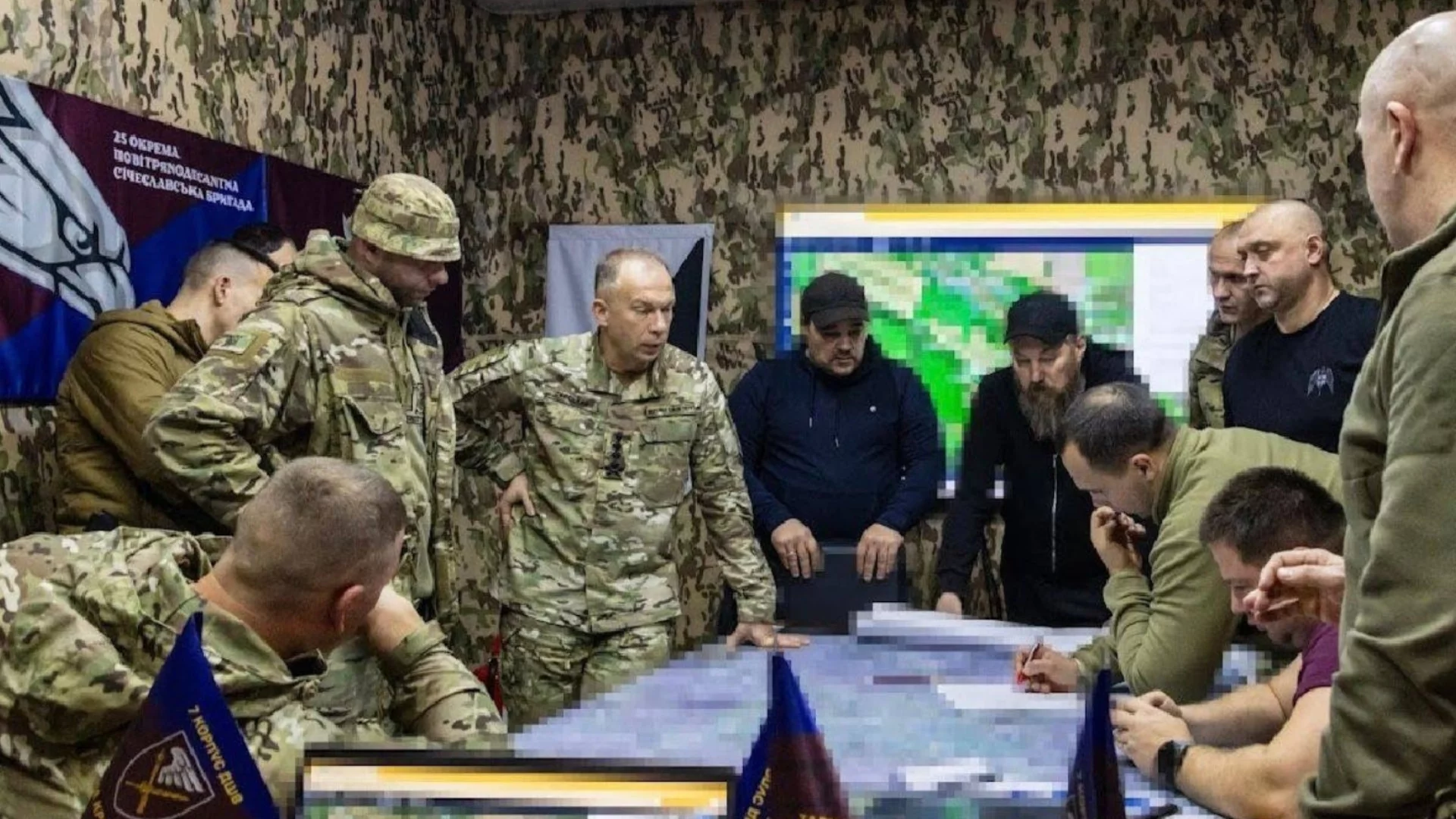 Сирски настоява: Държим части от Покровск и Мирноград