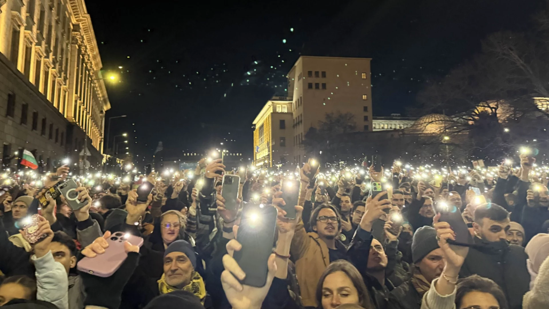 Първо проучване за протестите: Внушителна подкрепа, а всеки втори българин иска оставката на Желязков (СНИМКИ)