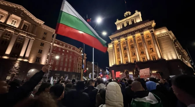 "Минат ли празниците, ще стане страшно": Социолог със стряскаща прогноза за бъдещето на правителството 