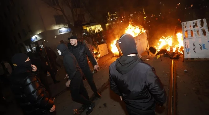 Четирима от задържаните на протеста остават в ареста