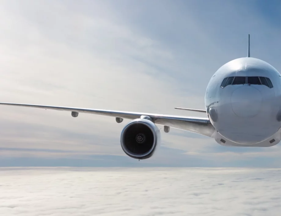 Рекорд в небето: Авиокомпания пусна най-дългия еднопосочен полет в света (ВИДЕО)