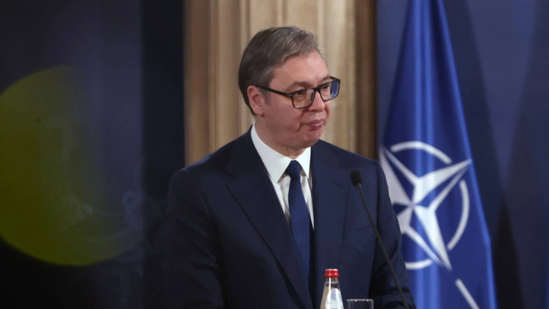 Вучич зад волана: Боже, очаквам големи успехи на Сърбия и променено лице (ВИДЕО)