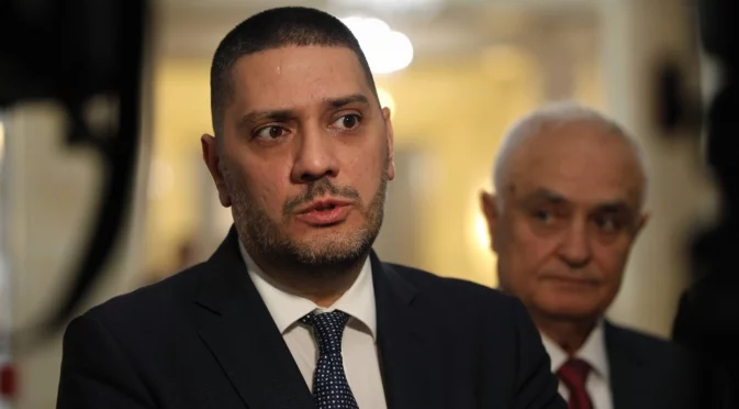 Опит за удар, но всъщност бумеранг? Или как се "разкриват" нарушения във военното министерство