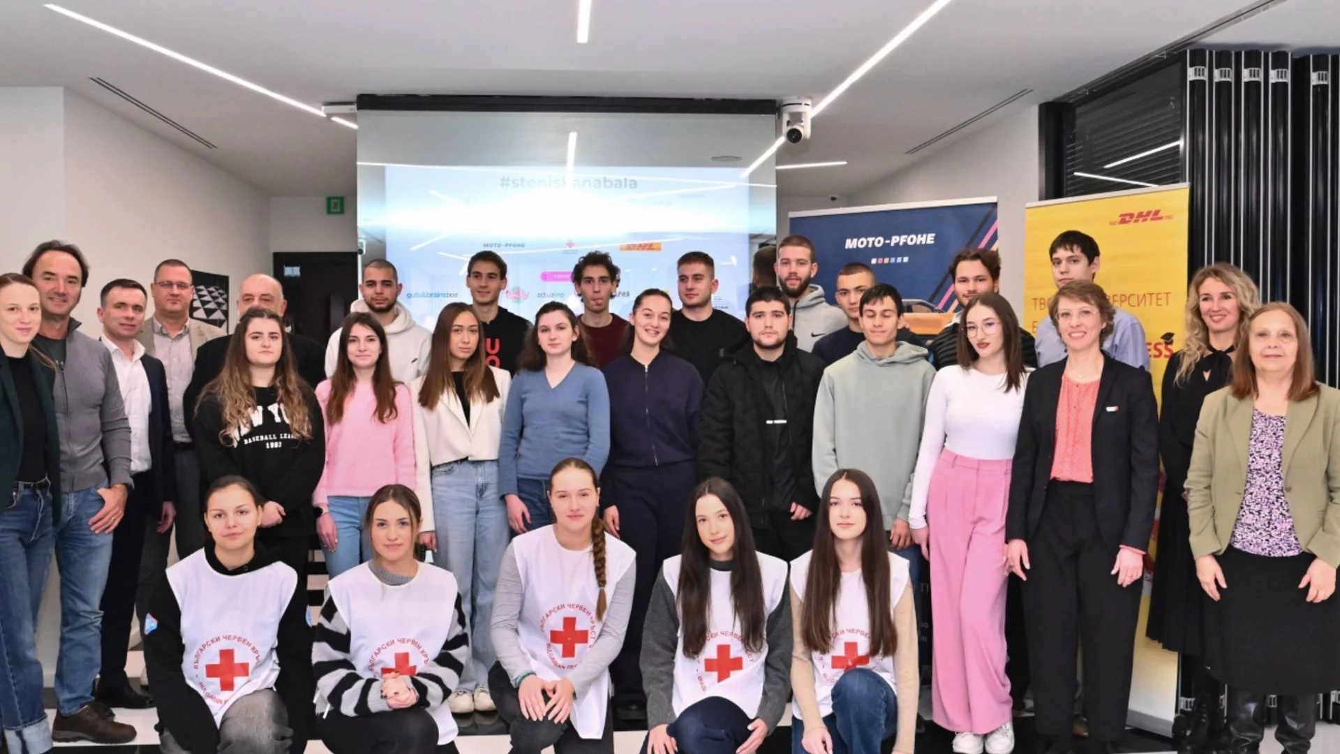 #steniskanabala изпраща своя юбилеен 12-и сезон с 99 000 лв дарения или 22 стипендии за студенти сираци за по-добро бъдеще