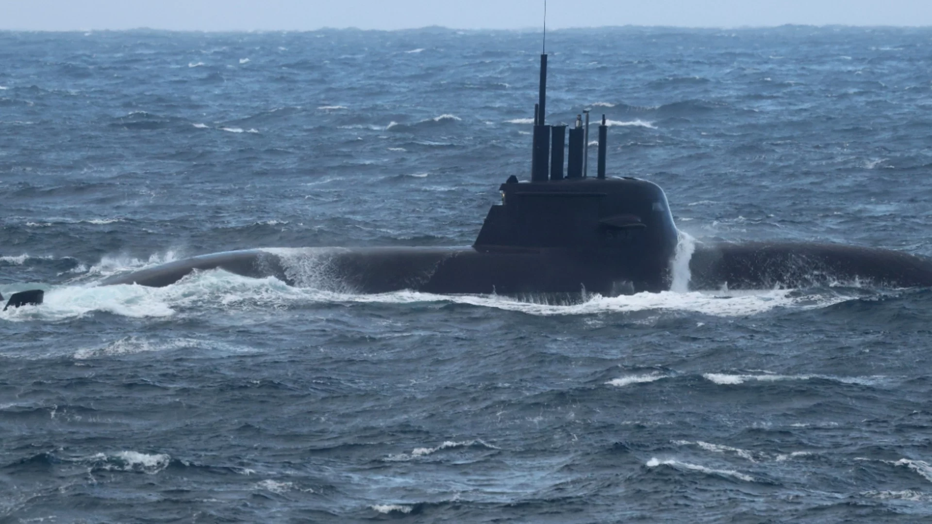 Турция строи подводница, докато продава боен кораб на Румъния