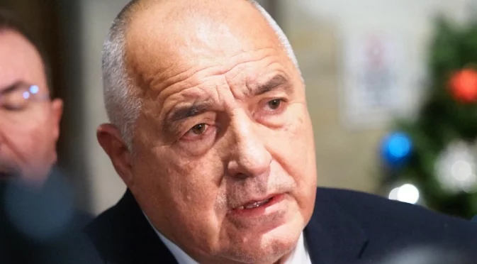 Деца по пижами, тайминг за бюджета и възбудата на политиците: Борисов говори за оставката си (ВИДЕО)