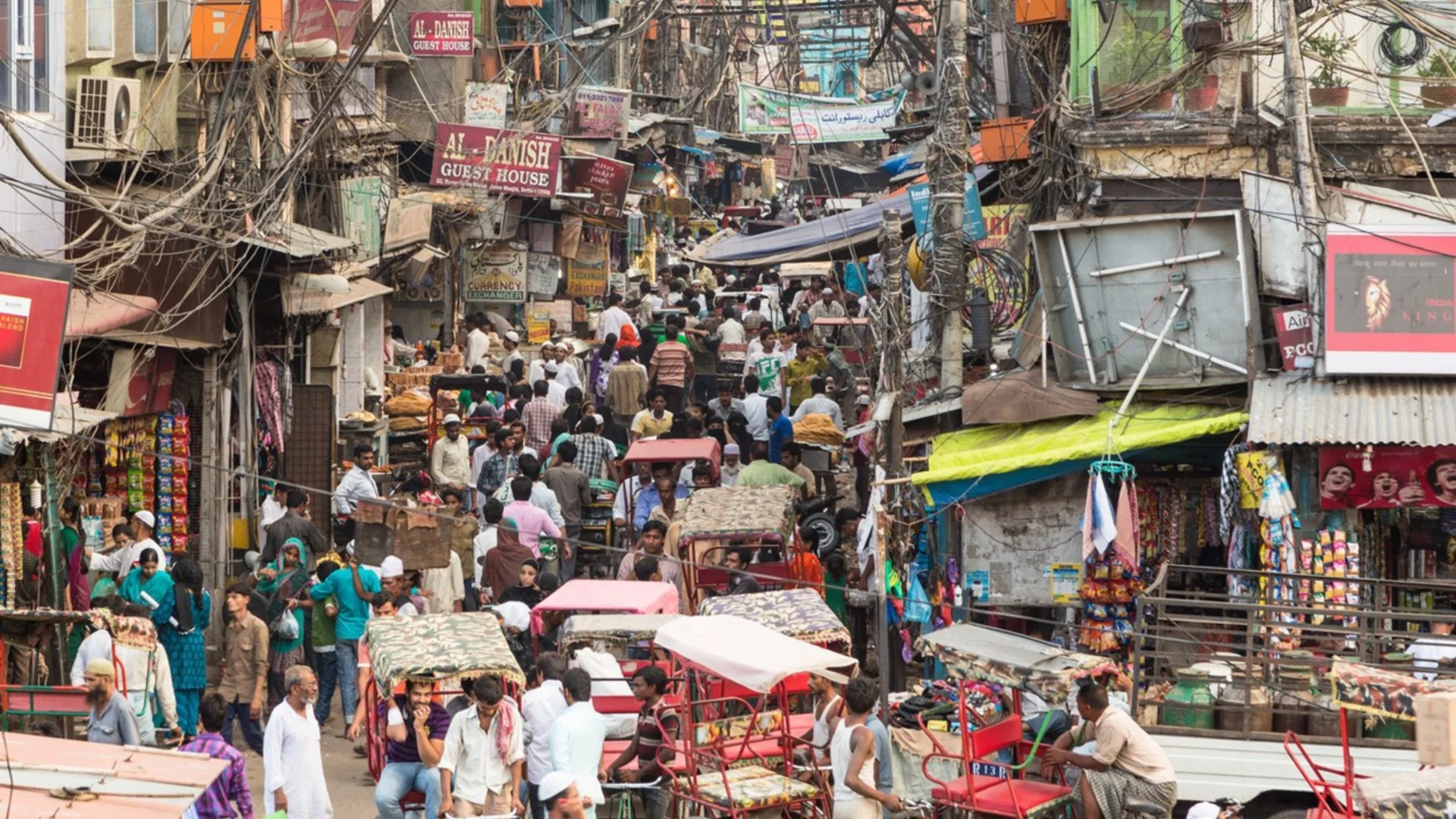 "Последно сбогом": Индийци погребаха обичаната си кола (ВИДЕО)