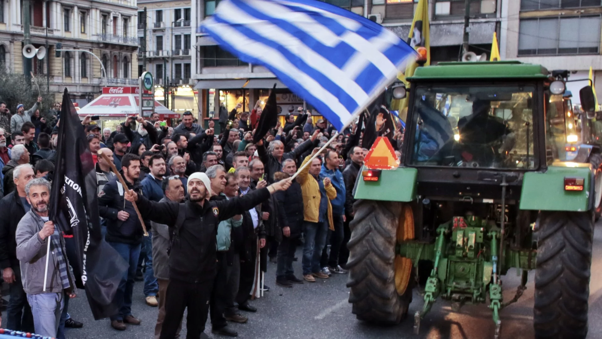 Докато губим милиони заради блокадата: Границата е отворена, но не се знае докога