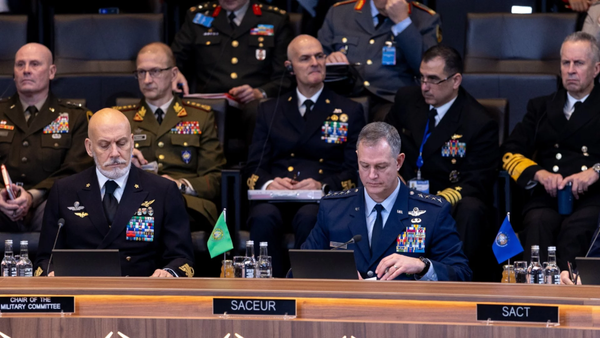 Вече 21 са членките на НАТО, които ще финансират Украйна с оръжия