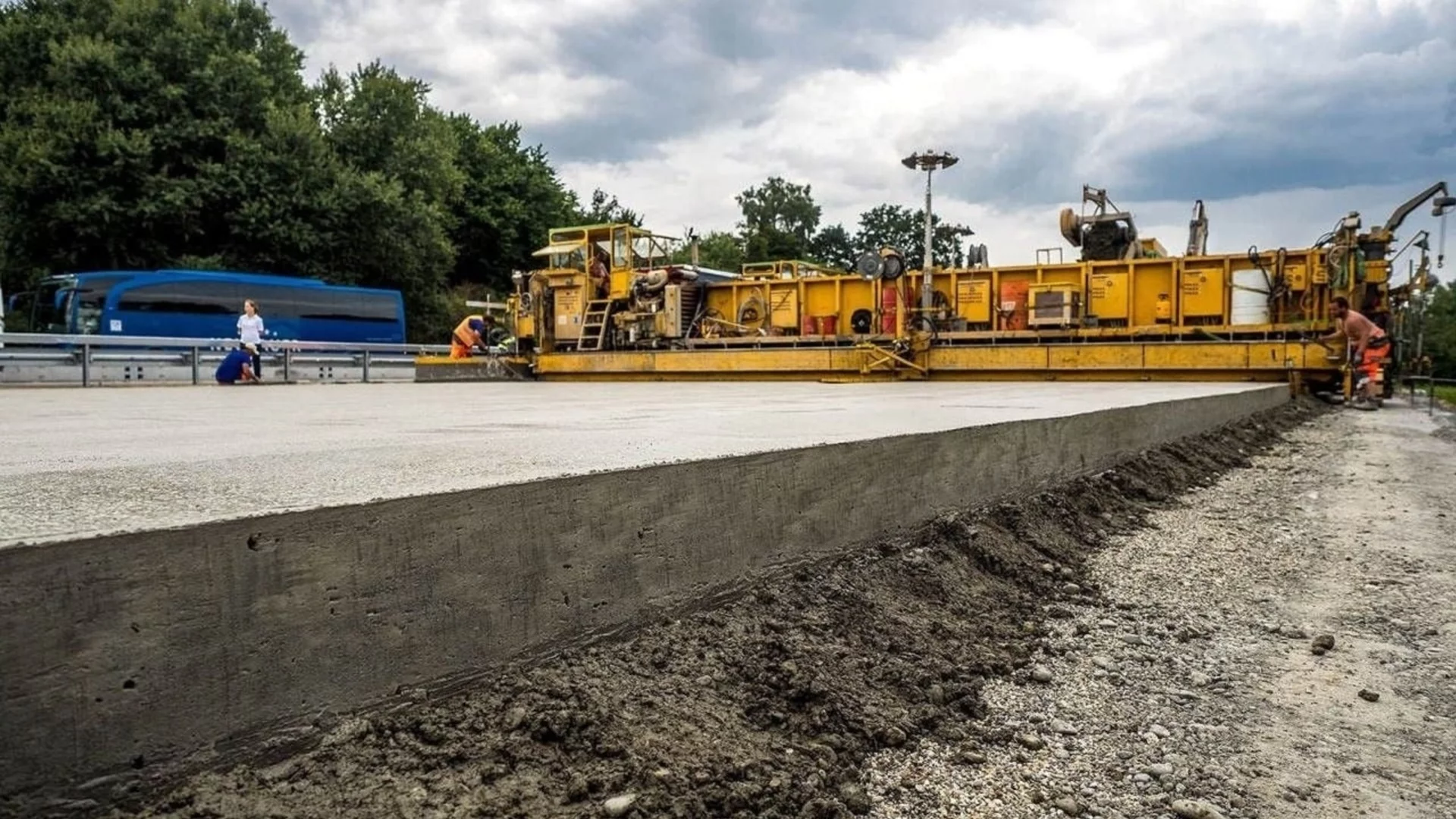 Защо пътищата в САЩ и Китай издържат по 50 години