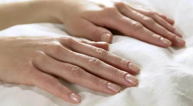 Какво казват ноктите за здравето ни – малките сигнали, които пренебрегваме