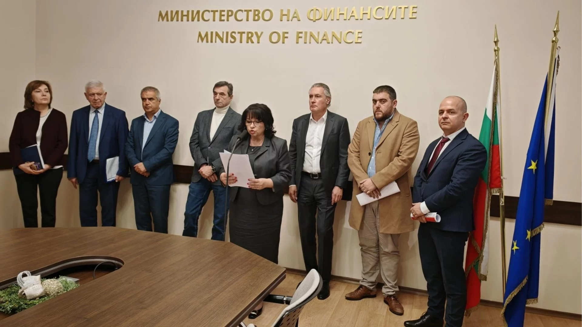 Държава, синдикати и работодатели се споразумяха за промените в бюджет 2026: Какви са отстъпките? (ВИДЕО) 