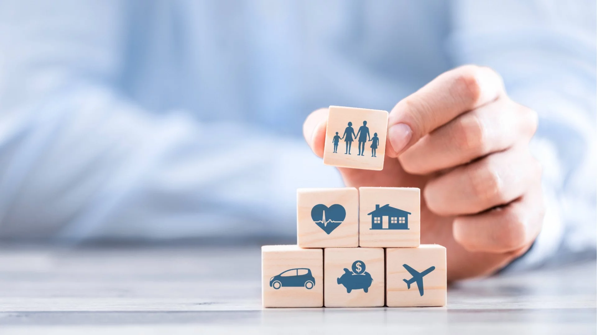 Компания, свързана с "Барселонагейт", рязко забогатя: Застраховала ли е "Лукойл Нефтохим"?