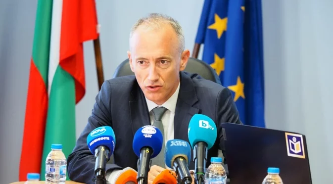 МОН прави университетски специалности в конкретно направление безплатни - има нужда от кадри