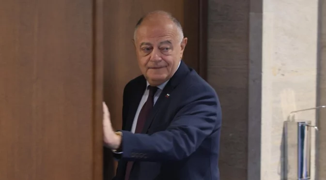 "Икономиката, глупако": ПП-ДБ внесоха вот на недоверие (ВИДЕО)