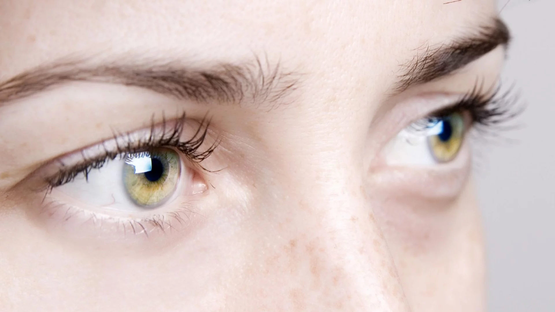 Защо можем да „усетим“, че някой ни гледа