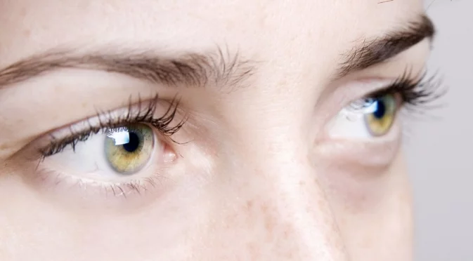 Защо можем да „усетим“, че някой ни гледа