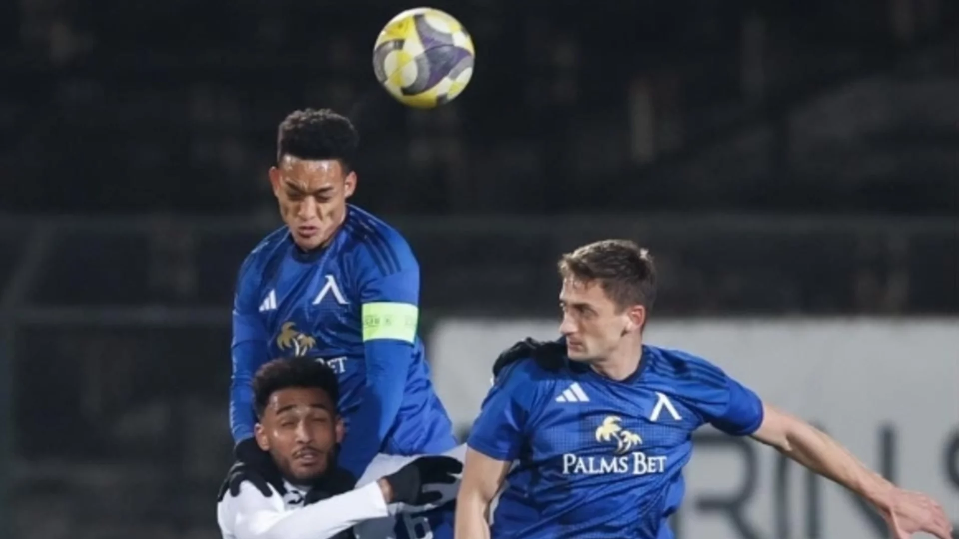 БФС обяви глобите, Левски ще плаща на Венци Стефанов нанесените щети от "сините" фенове