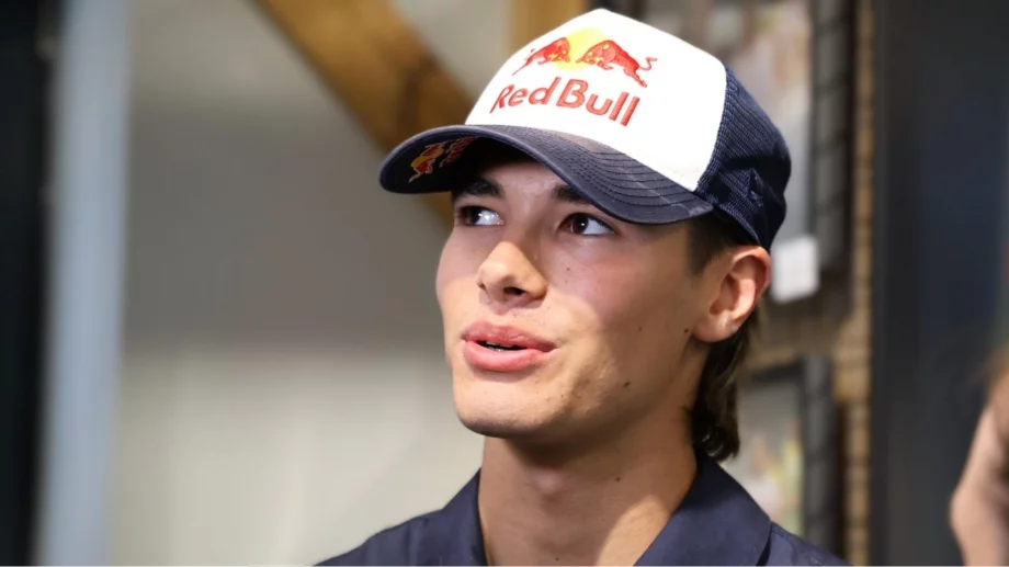 Невероятен! Никола Цолов зарадва цяла България с огромен успех във Формула 2