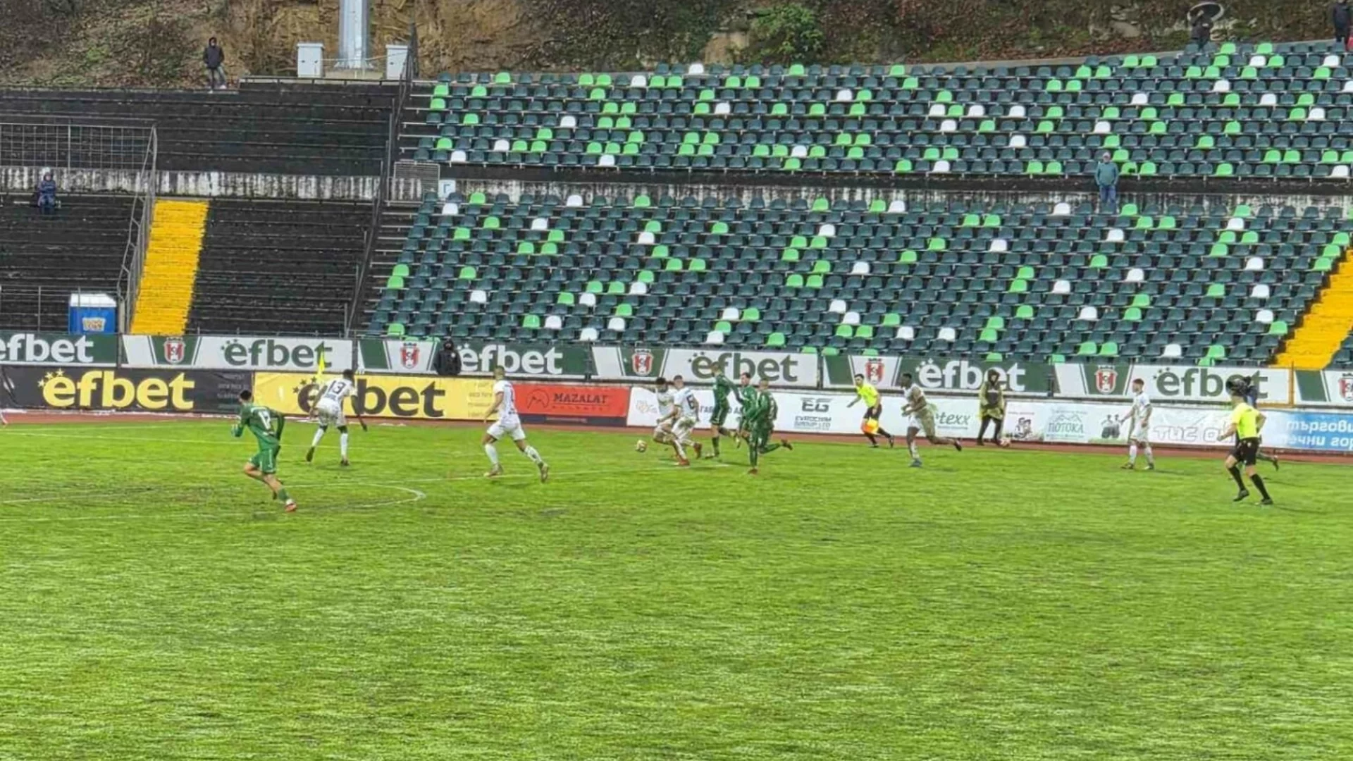 Драматични мачове на лидерите във Втора лига! Тим от топ 3 се издъни (РЕЗУЛТАТИ)