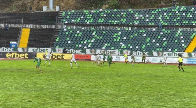 Драматични мачове на лидерите във Втора лига! Тим от топ 3 се издъни (РЕЗУЛТАТИ)