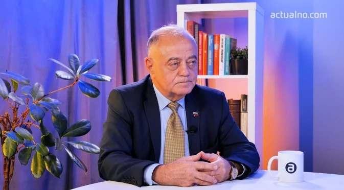 Атанасов: От БСП ми подвикваха: "Абе, генерале, на твоя колега генерал Борисов много бързо му омекват коленете"