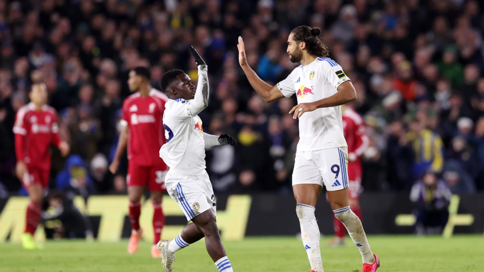 Ливърпул два пъти си помисли, че е приспал Лийдс, но тимът на Груев не се предаде в 6-голов трилър!